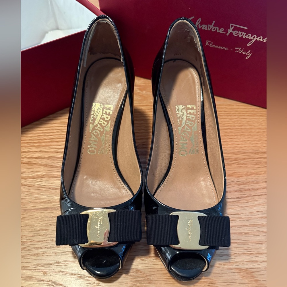 Salvatore Ferragamo Vara Patent Leather Peep Toe Heels – Black | Size 4.5B